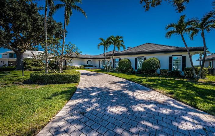 Image No.7-4 Bed Property for sale