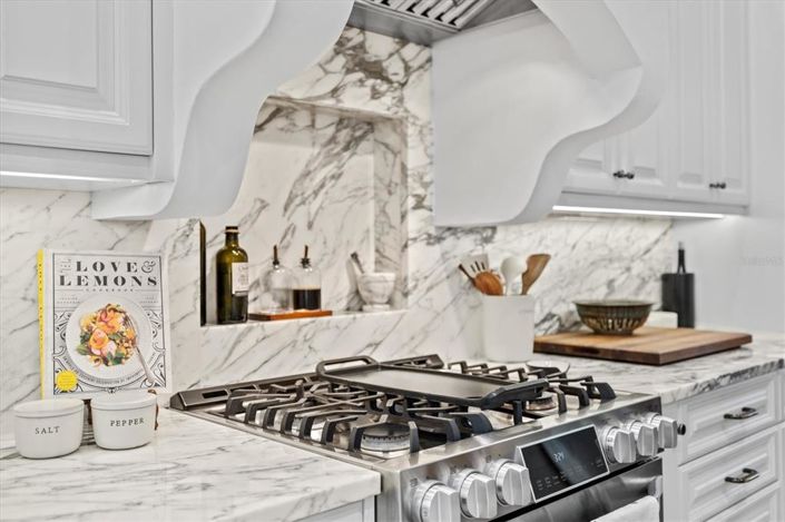 Image No.16-4 Bed Property for sale