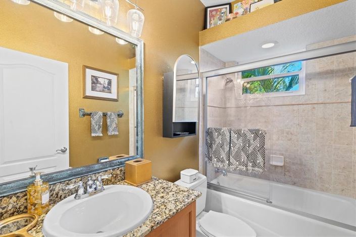 Image No.32-4 Bed Property for sale