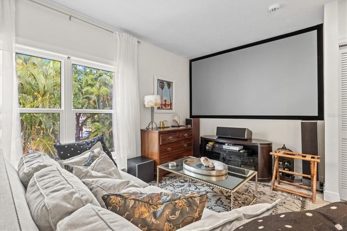 Image No.38-4 Bed Property for sale