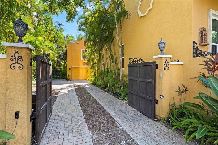 Image No.60-4 Bed Property for sale