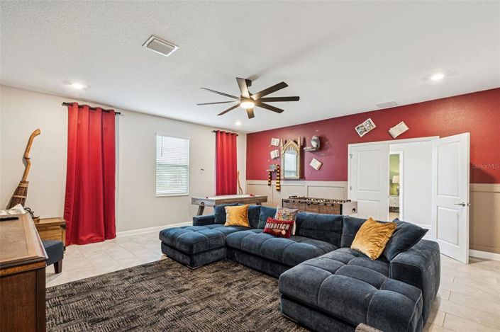 Image No.11-9 Bed Property for sale