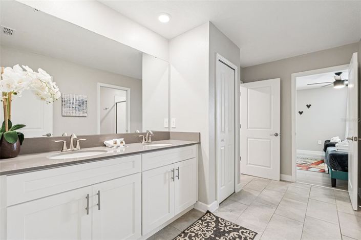 Image No.20-9 Bed Property for sale