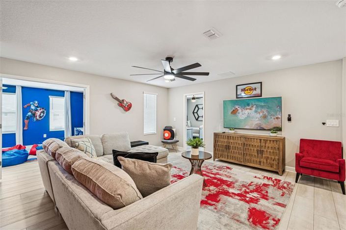 Image No.23-9 Bed Property for sale