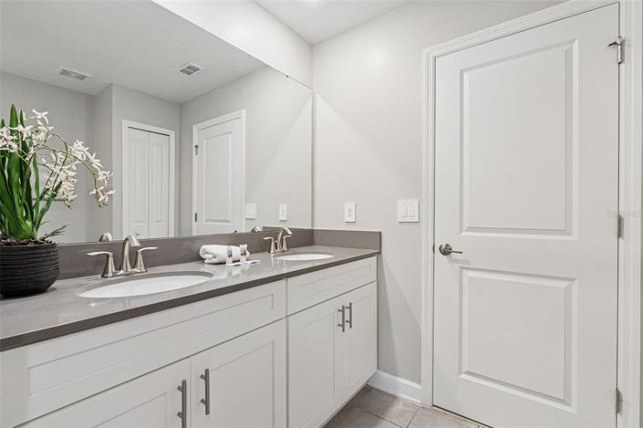 Image No.36-9 Bed Property for sale