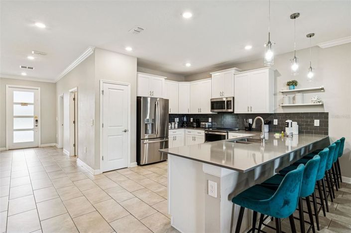 Image No.7-9 Bed Property for sale