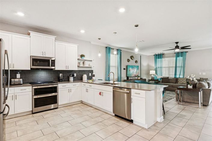 Image No.8-9 Bed Property for sale