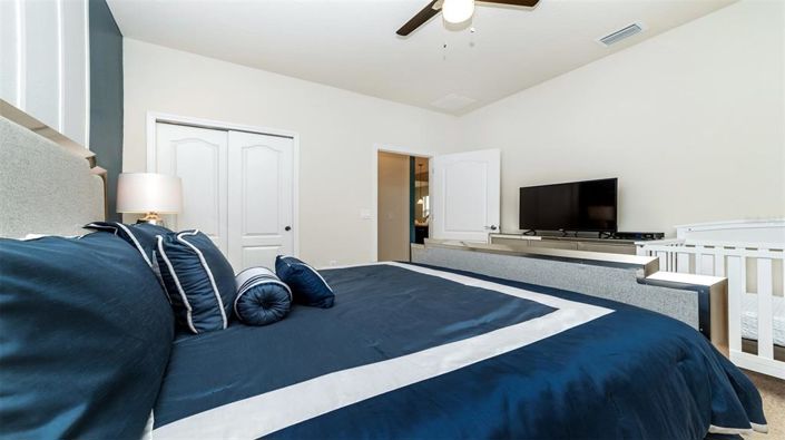 Image No.16-7 Bed Property for sale