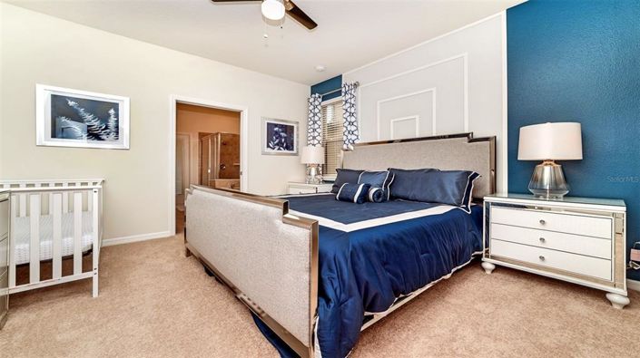 Image No.17-7 Bed Property for sale