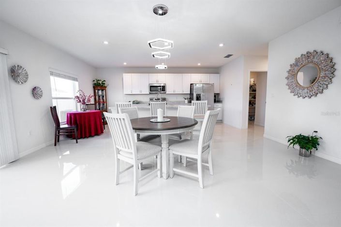 Image No.10-Propriété de 4 chambres à vendre à Davenport