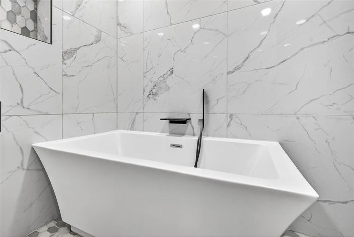 Image No.38-2 Bed Townhouse for sale