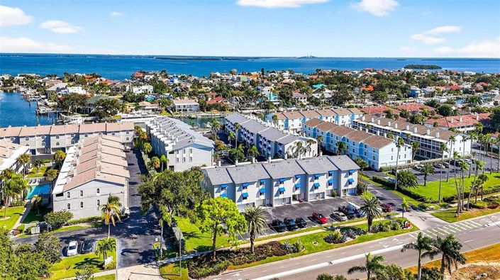 Image No.50-2 Bed Townhouse for sale