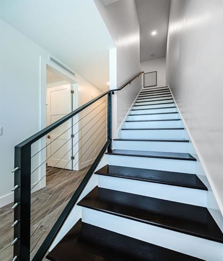 Image No.31-4 Bed Townhouse for sale