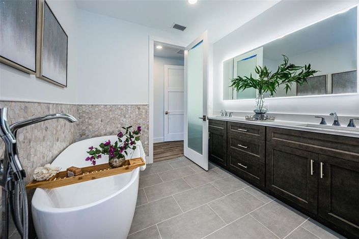 Image No.44-4 Bed Townhouse for sale