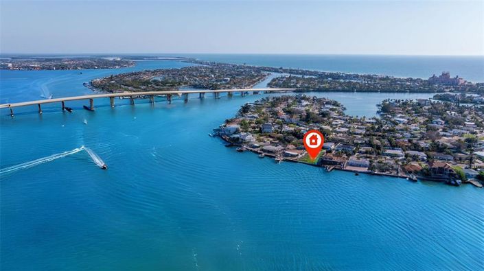 Image No.6-4 Bed Property for sale