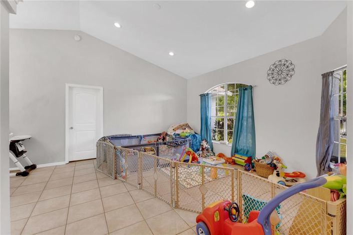 Image No.10-Propriété de 4 chambres à vendre à Davenport