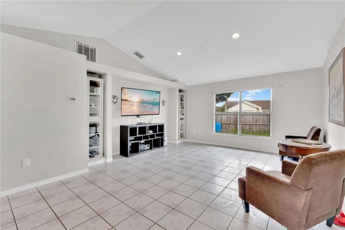 Image No.3-Propriété de 4 chambres à vendre à Davenport