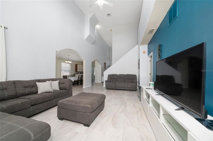 Image No.4-Propriété de 5 chambres à vendre à Kissimmee