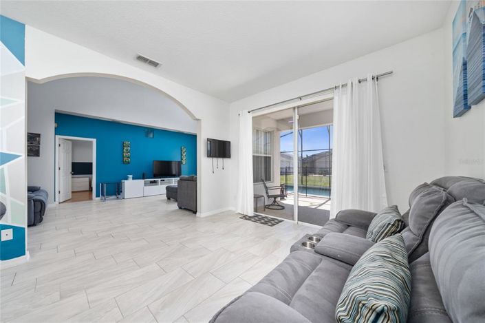 Image No.6-Propriété de 5 chambres à vendre à Kissimmee