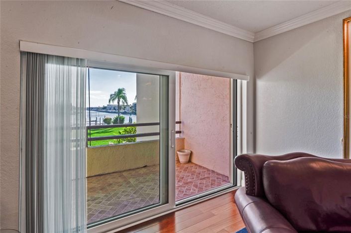 Image No.12-3 Bed Property for sale