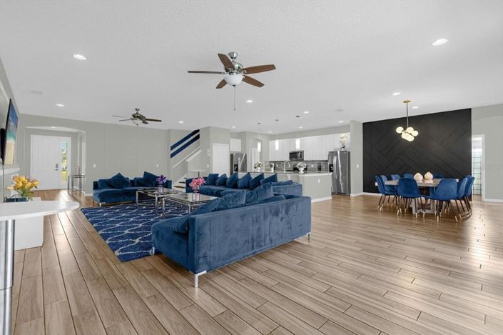 Image No.2-14 Bed Property for sale