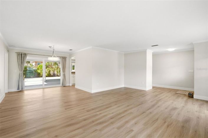 Image No.13-4 Bed Property for sale