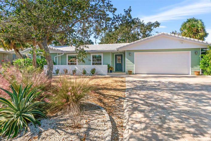 Image No.2-4 Bed Property for sale