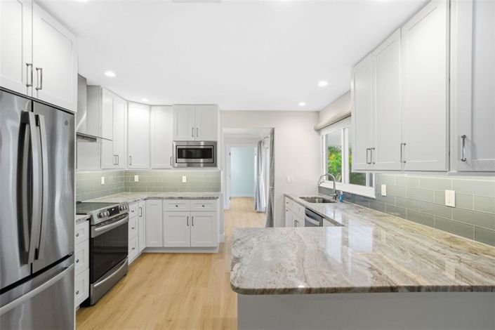 Image No.25-4 Bed Property for sale