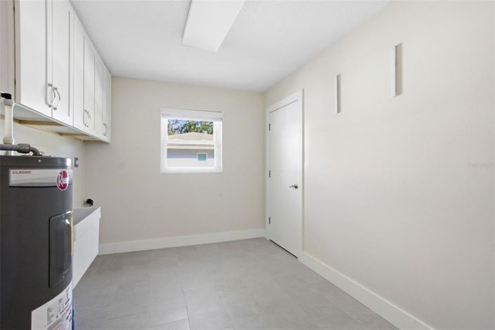 Image No.41-4 Bed Property for sale