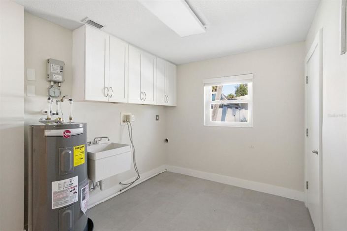 Image No.42-4 Bed Property for sale