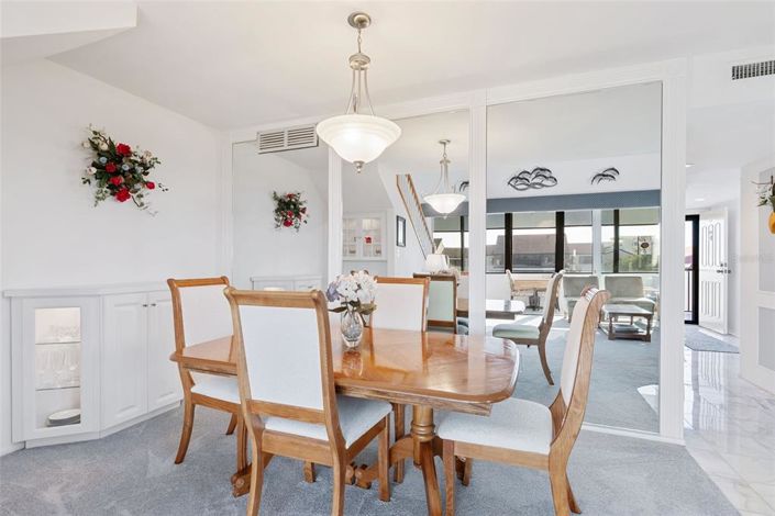 Image No.9-Propriété de 2 chambres à vendre à Sarasota