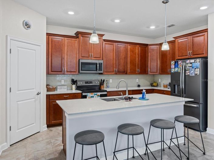 Image No.5-4 Bed Property for sale