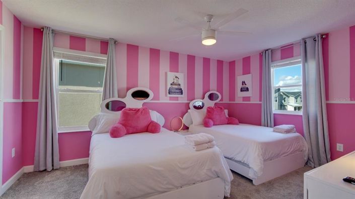 Image No.30-7 Bed Property for sale