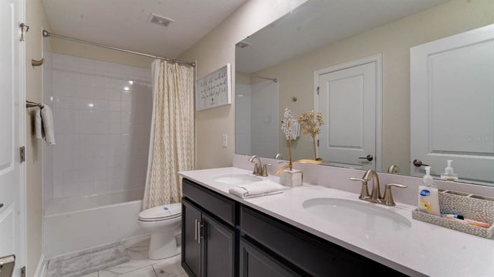 Image No.6-7 Bed Property for sale