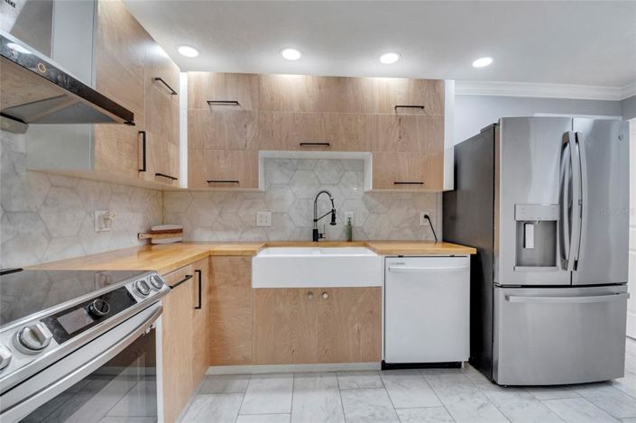 Image No.17-4 Bed Property for sale