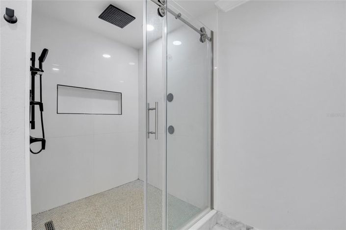 Image No.28-4 Bed Property for sale