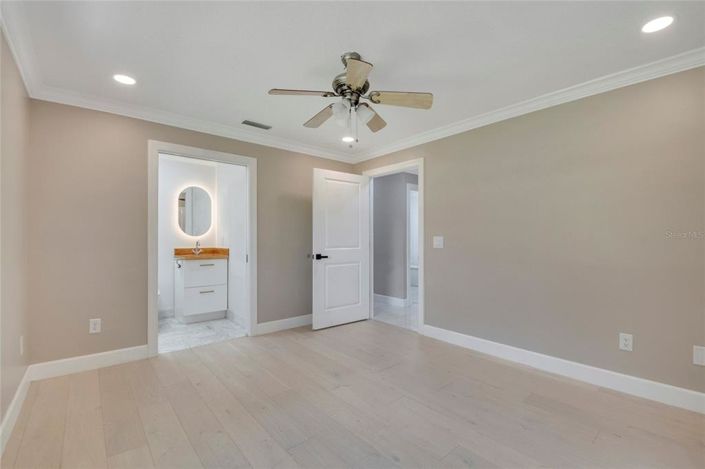 Image No.39-4 Bed Property for sale