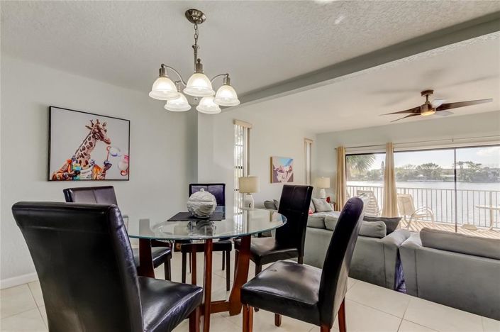 Image No.8-Maison de ville de 2 chambres à vendre à Treasure Island