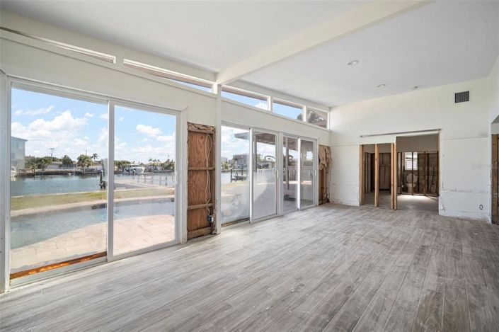 Image No.13-Propriété de 3 chambres à vendre à Treasure Island