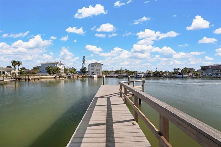 Image No.7-Propriété de 3 chambres à vendre à Treasure Island