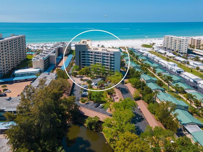 Image No.2-Propriété de 2 chambres à vendre à Sarasota