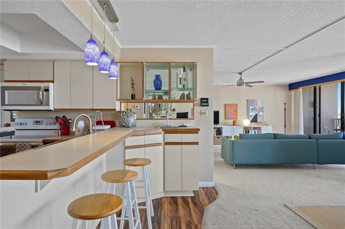 Image No.13-2 Bed Property for sale