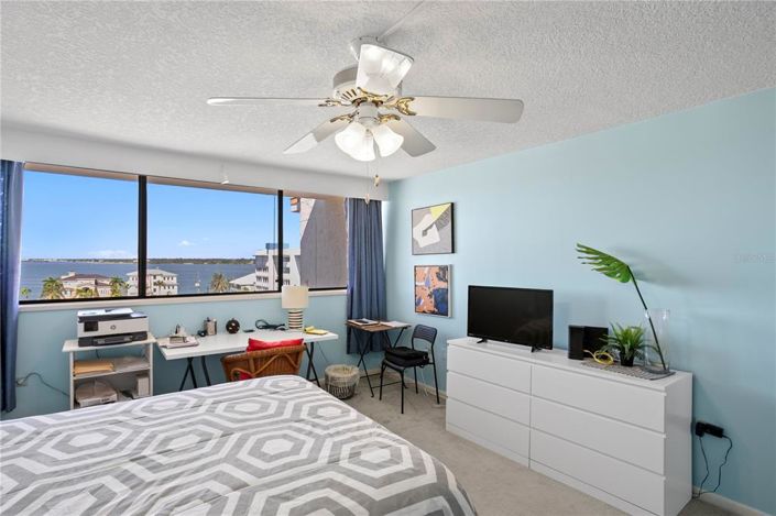 Image No.17-2 Bed Property for sale