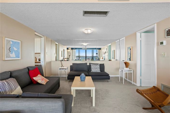 Image No.9-2 Bed Property for sale