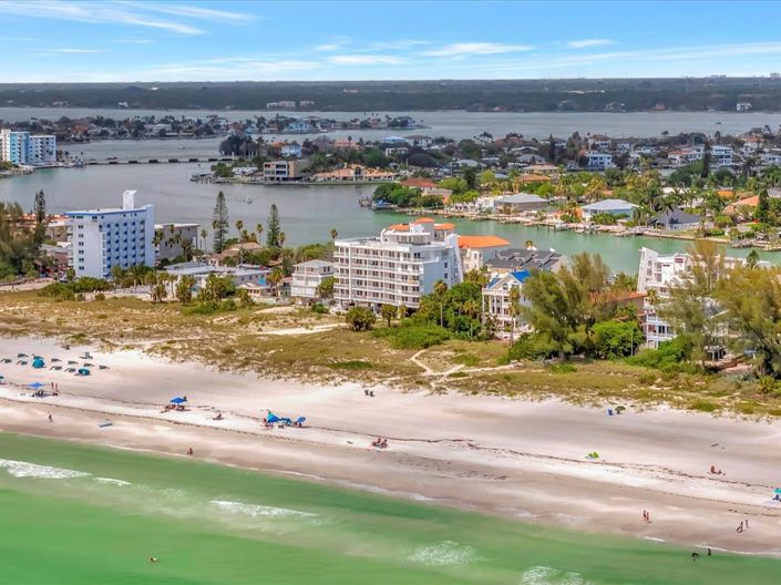 Image No.7-Propriété de 2 chambres à vendre à Treasure Island