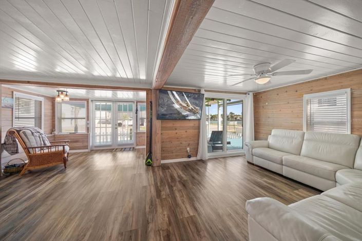 Image No.5-Propriété de 3 chambres à vendre à Treasure Island