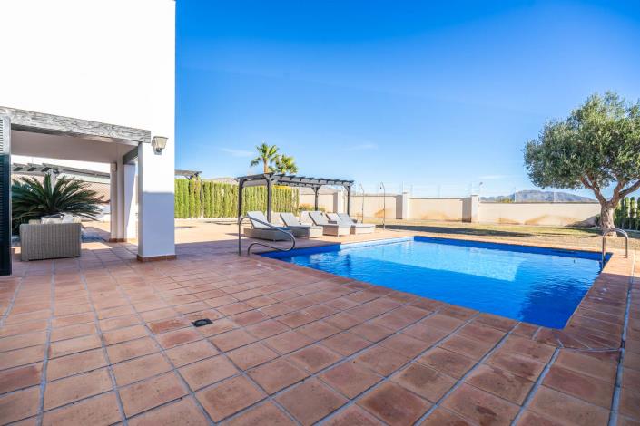 Image No.9-5 Bed Villa / Detached for sale