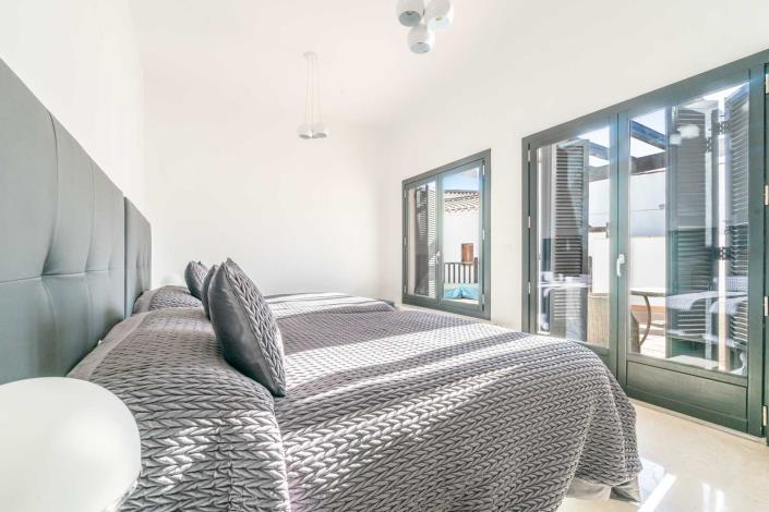 Image No.11-5 Bed Villa / Detached for sale