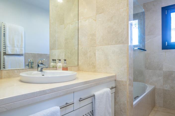 Image No.26-5 Bed Villa / Detached for sale