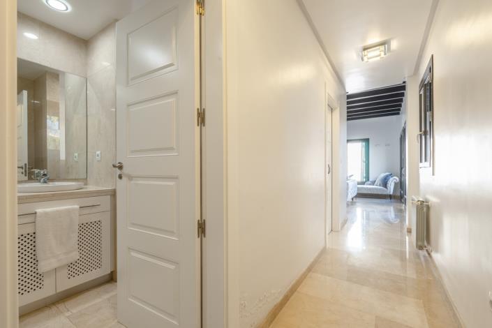 Image No.44-5 Bed Villa / Detached for sale